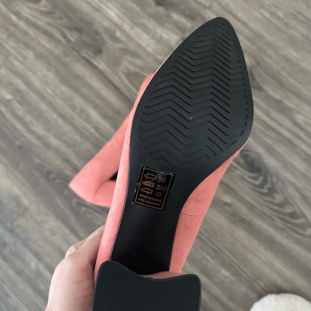 Qupid Pink Suede Block Heel Pump - Picture 2 of 3